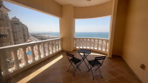 Stunning high floor Ocean front Retreat with Panoramic Sea Views for Rent